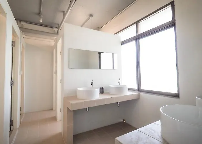 Arawana Silom Hotel 3*
